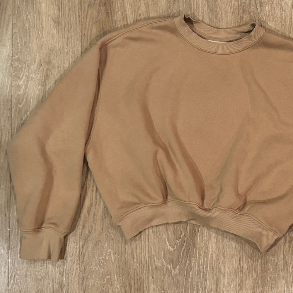 NWOT Universal Thread Cropped Sweatshirt size S